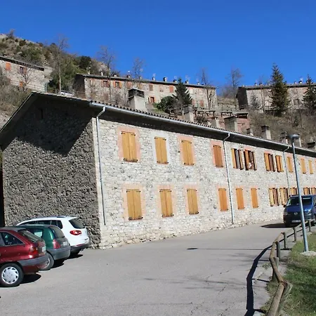Duplex 6 En Cercs, Berga - A 30 Mins Del Pedraforca Apartment *
